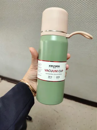 فلاسک مدل بند سیلیکونی گنجایش 0.5 لیتر