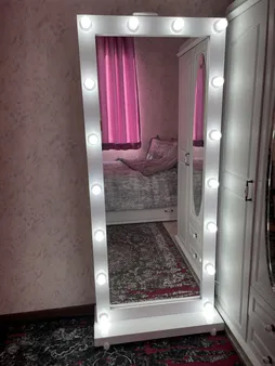 آینه مدل چراغ دار با پایه