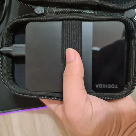 هارد اکسترنال توشیبا مدل Canvio Ready ظرفیت دو ترابایت دارای رابط USB Type-A 3.0