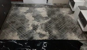 تجریه خرید فرش ماشینی ساوین طرح مدرن کد 7440 زمینه نقره ای روشن