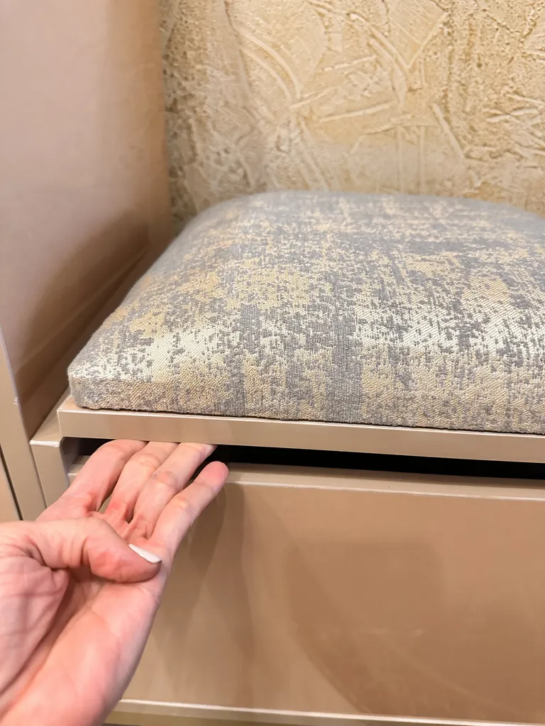 جاکفشی اسمردیس مدل H102