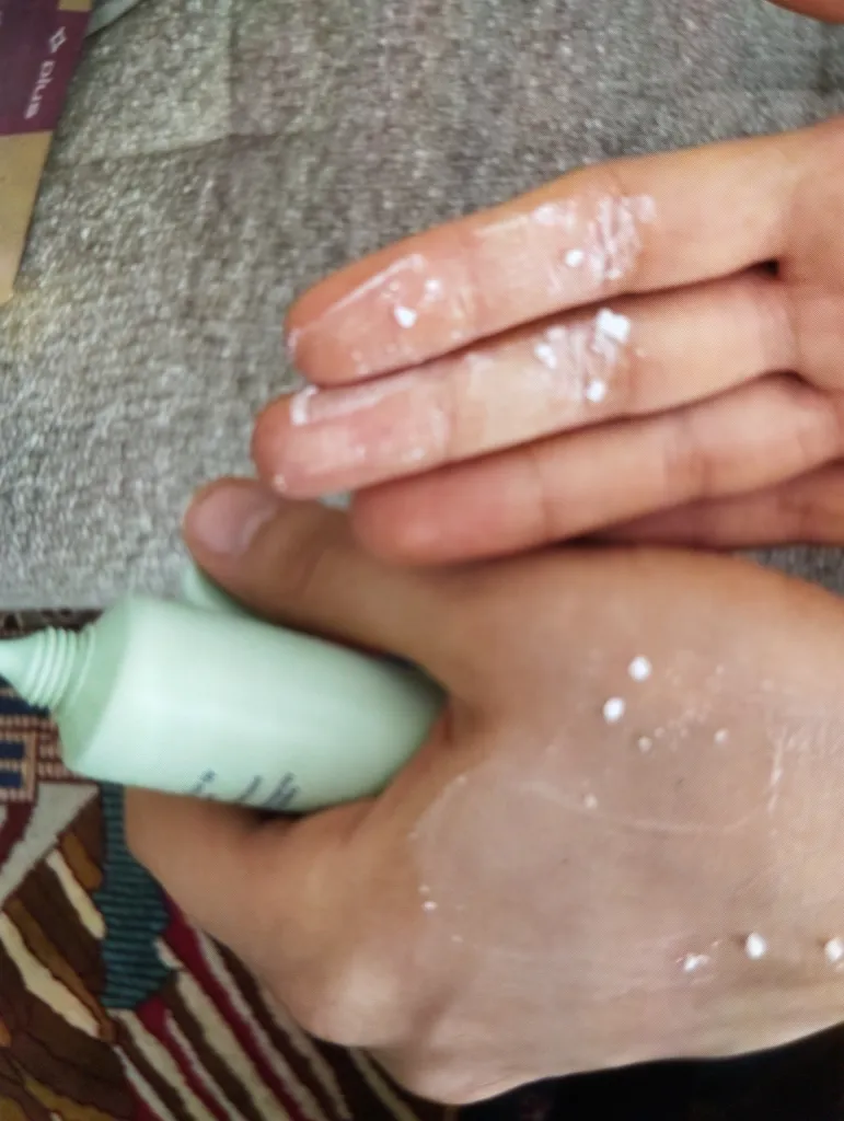 کرم مرطوب کننده آنژسل مدل SEBA حجم 40 میلی لیتر