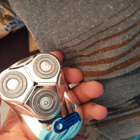 ماشین اصلاح موی صورت پرووان مدل PSH951، اصلاح به صورت حجم زن، امکان استفاده به‌صورت خشک و مرطوب، منبع انرژی با باتری قابل شارژ، تکنولوژی اصلاح به صورت برش چرخشی، مدت زمان شارژ 90 دقیقه و مدت زمان استفاده پس از شارژ 90 دقیقه، به‌همراه کیف و کابل شارژ USB