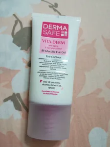 تجریه خرید کرم ژل دور چشم درماسیف مدل vita-derm حجم 20 میلی لیتر