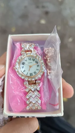 ست دستبند و ساعت مچی عقربه ای زنانه مدل MAJLESI-01