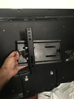 پایه دیواری تلویزیون مدل WY20 مناسب برای تلویزیون 20 تا 43 اینچ