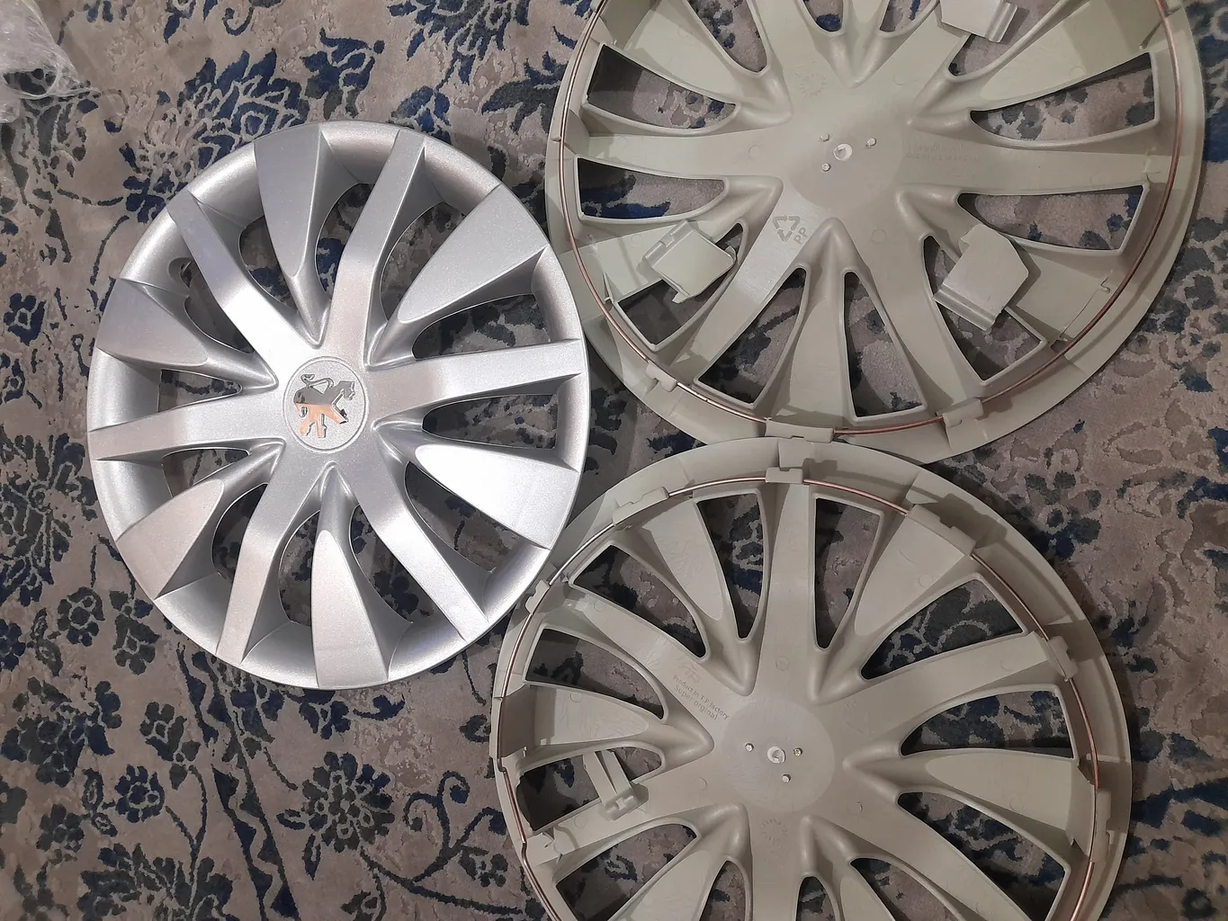 قالپاق چرخ ابویی  مدل New Balance سایز 14 اینچ مناسب برای پژو 405 بسته 4 عددی