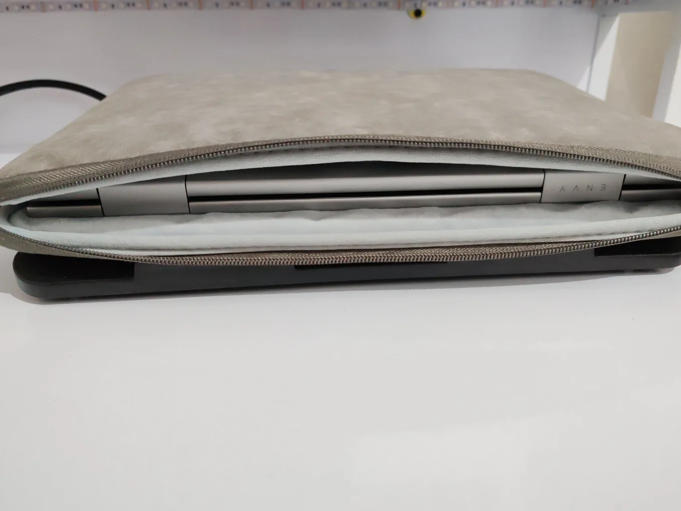 کیف لپ تاپ یوگرین مدل LP187-20476 مناسب برای لپ تاپ 14 تا 14.9 اینچی