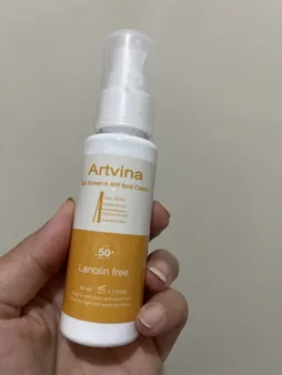 کرم ضد آفتاب بدون رنگ آرت وینا SPF 50 مدل Highly Effective ‌محافظ UVA ،UVB و PA+++، ضد حساسیت، ضد چروک و ضد پیری مناسب انواع پوست‌ حجم 50 میلی‌لیتر