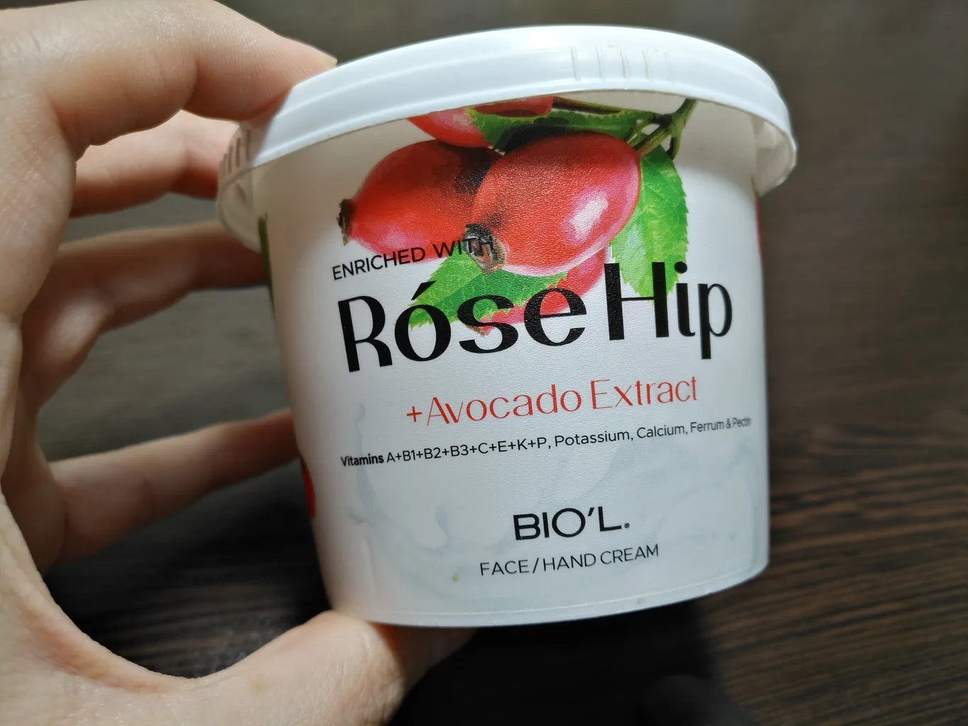 کرم دست و صورت بیول مدل Rose Hip حجم 250 میلی لیتر