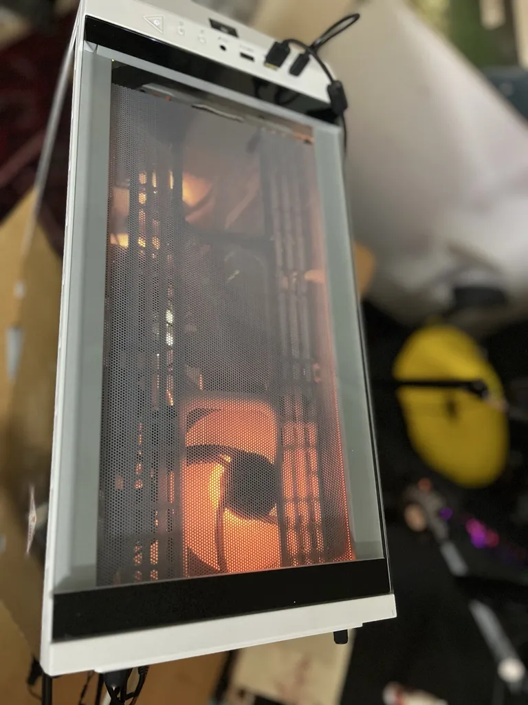 کیس کامپیوتر ای دیتا ایکس پی جی مدل BATTLECRUISER Super Mid-Tower WHITE