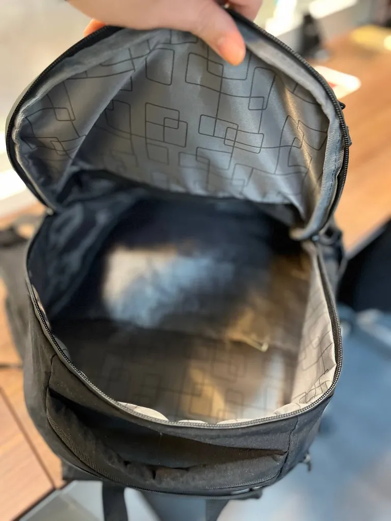 کوله پشتی لپ تاپ پیل آرو مدل PBL1 مناسب برای لپ تاپ 16 تا 17 اینچی