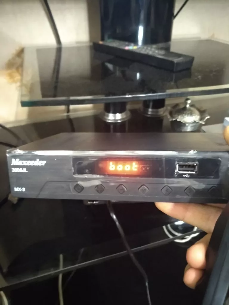 گیرنده دیجیتال DVB-T مکسیدر مدل MX-3 3006JL