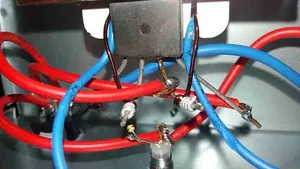 تجریه خرید شارژر باتری خودرو اکسین کد MU002