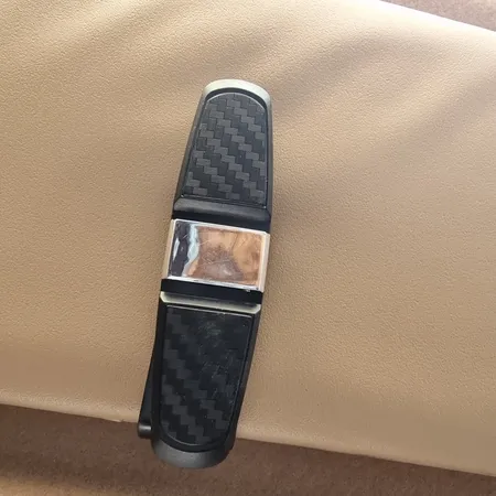 نگهدارنده عینک خودرو مدل کربن کد Rasa21