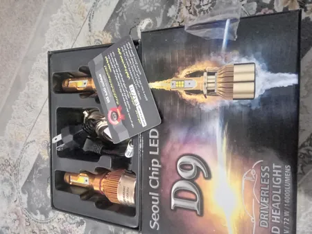 هدلایت لامپ خودرو D9 مدل H4 بسته 2 عددی