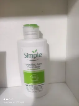 کرم آبرسان سیمپل مدل light حجم 125 میلی‌لیتر
