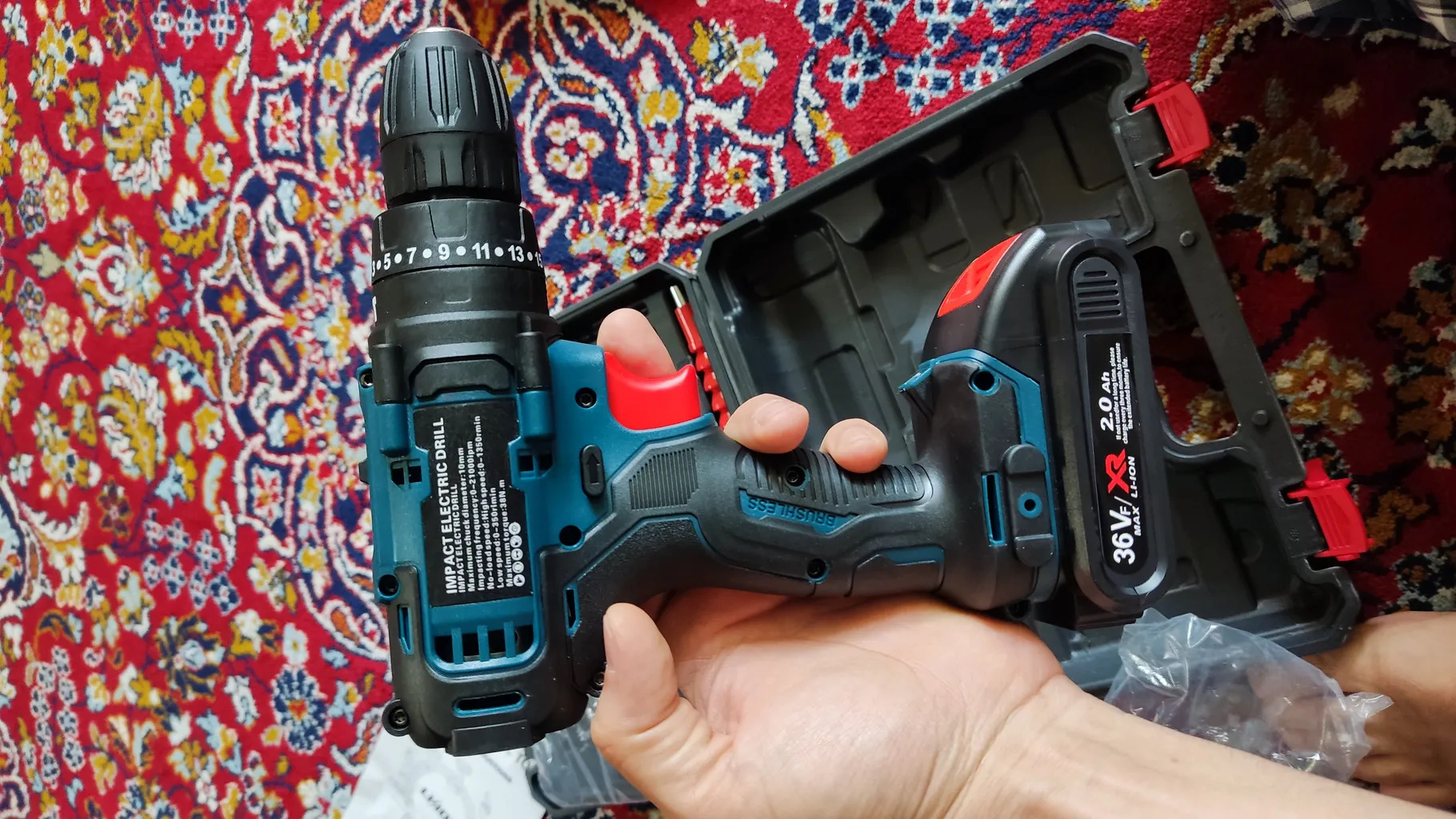 دریل چکشی شارژی باس مدل 6070 مجموعه 28 عددی