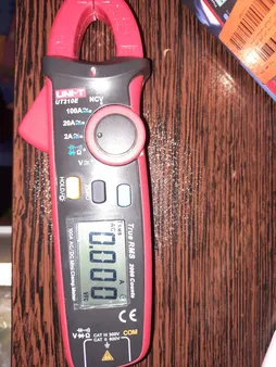 مولتی متر کلمپی یونی-تی مدل UT210E