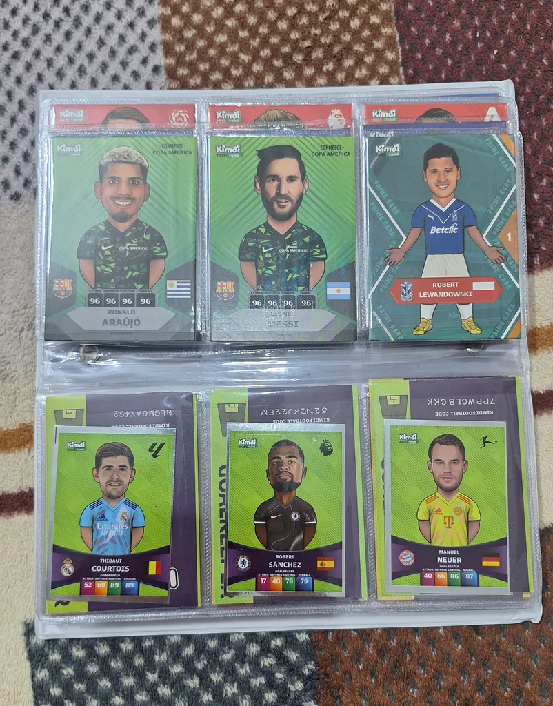 سکوی قهرمانی کیمدی مدل سکوی قهرمانی تیم محبوب من استند 26 فیگوری