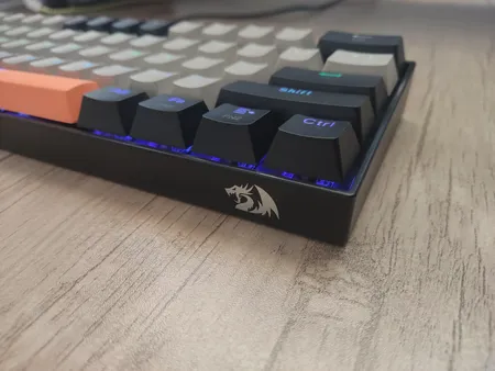 کیبورد گیمینگ ردراگون مدل Dragonic Elite K530 Pro، سوییچ مکانیکال قرمز، Tenkeyless، نورپردازی RGB