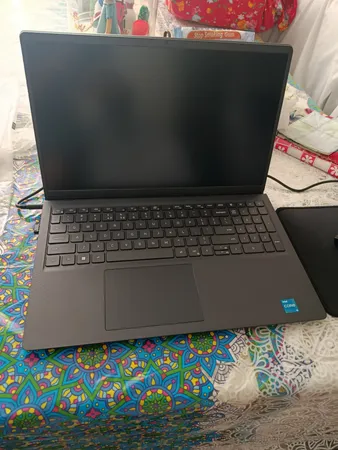 لپ تاپ 15.6 اینچی دل مدل Vostro 3520-i3 1215U-8GB DDR4 2666MHz-512GB SSD-IPS 120Hz