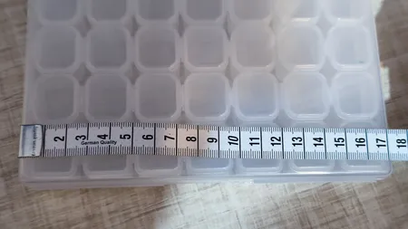 جعبه ابزار خیاطی مدل نظم دهنده منجوق کد 00