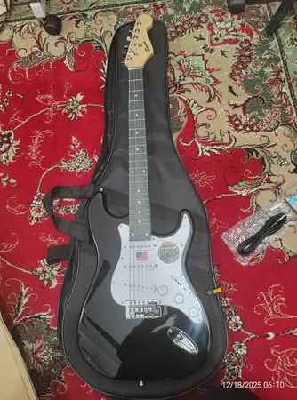 گیتارالکتریک فندر مدل اسکوایر سایز 4/4