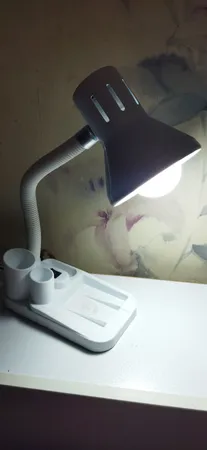 چراغ مطالعه صنایع کریم زاده مدل DL-105