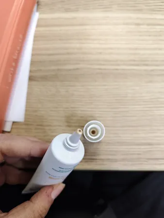 کرم پودر BB درماتیپیک دارای spf 20 رنگ بژ طبیعی حجم 30 میلی لیتر