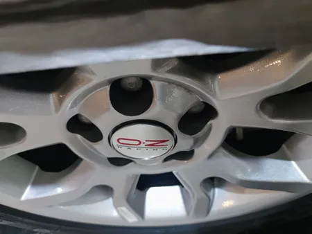 درپوش رینگ آراکس یدک مدل AY-2860 طرح او.زد بسته 4 عددی