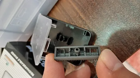 ماشین اصلاح موی صورت یاندو مدل Sv-w301u به همراه تیغه و توری یدک