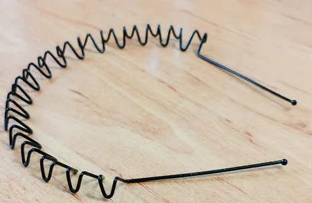 تل مو زنانه مدل اسپرت زیگراگی طرح هفت هشتی فلزی کد T800