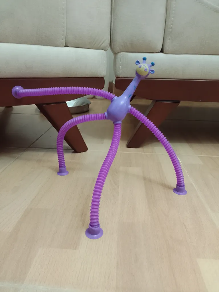 اسباب بازی طرح زرافه مدل Telescopic Suction