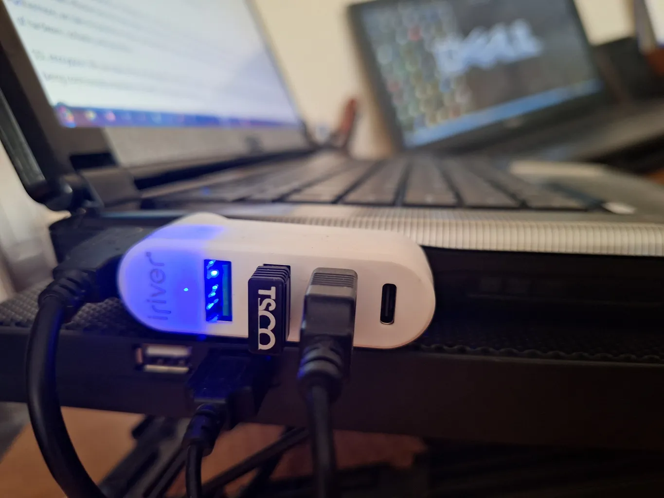 هاب 4 پورت آی ریور مدل RotoPro USB3.0