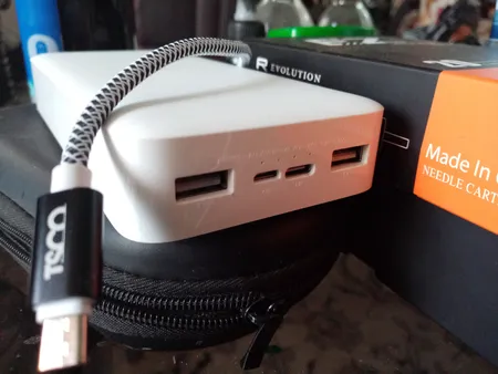 پاوربانک 18 وات شیائومی مدل Redmi PB200LZM ظرفیت 20000 میلی آمپر ساعت