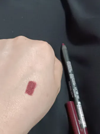 مداد لب گلدن رز مدل DREAM شماره 526