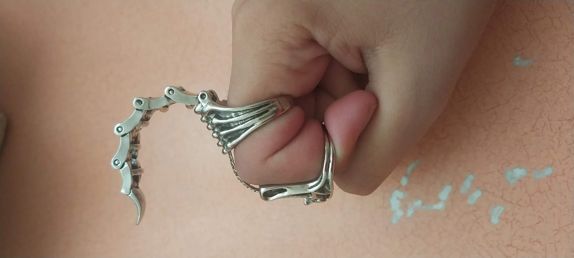 انگشتر مدل دُم متحرک عقرب