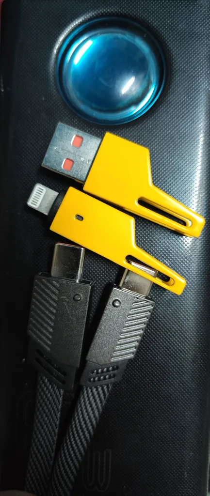 کابل تبدیل USB/USB-C به لایتنینگ/USB-C اچ تی ام مدل 4in1 طول 1.2 متر