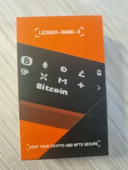 کیف پول سخت افزاری لجر مدل Nano X
