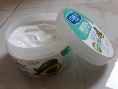 کرم مرطوب‌کننده کامان مدل Oil Plus حجم 250 میلی‌لیتر