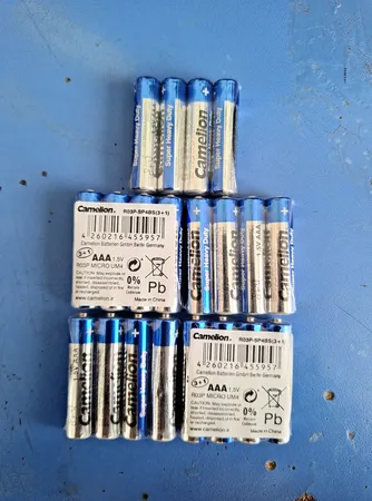 باتری نیم قلمی کملیون مدل Super Heavy Duty بسته 20 عددی