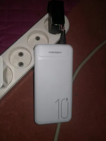 پاوربانک 10 وات وی دنمن وی مدل dp 09 ظرفیت 10000 میلی آمپر ساعت