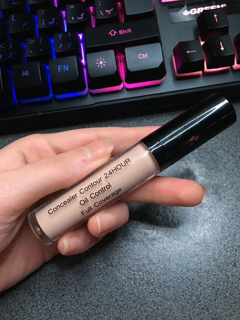 کانسیلر نوتریکا مدل بیوتی شماره c62