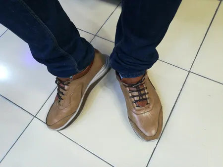 کفش روزمره مردانه کروماکی مدل km11183