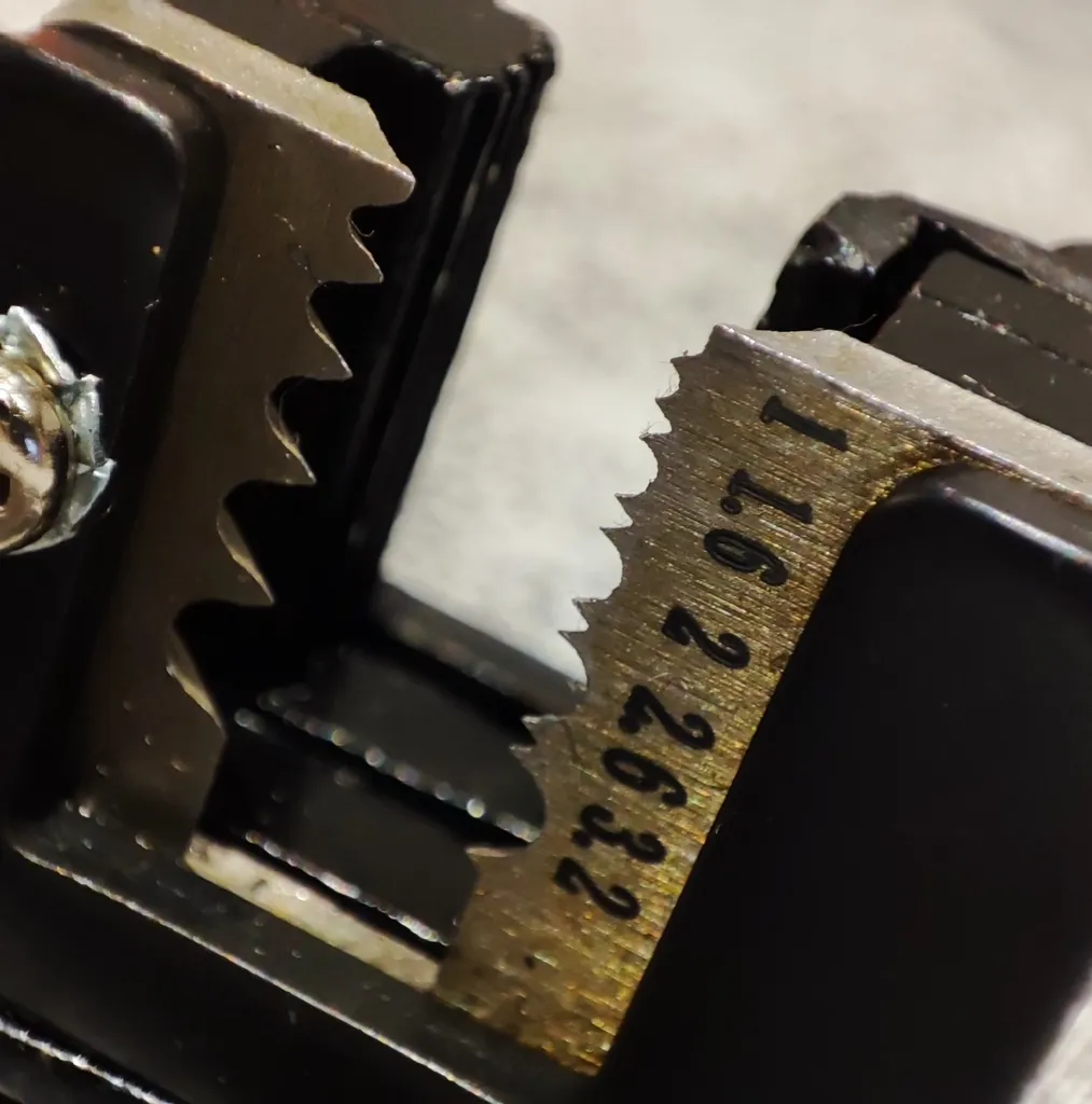 سیم لخت کن اتوماتیک رونیکس مدل RH-1810