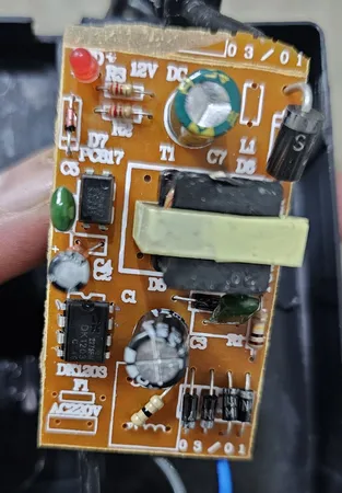 آداپتور 12 ولت 2 آمپر هایک سون مدل 1202