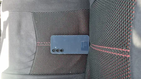 گوشی موبایل سامسونگ مدل Galaxy A55 دو سیم کارت ظرفیت 256 گیگابایت و رم 8 گیگابایت به همراه شارژر سامسونگ - ویتنام