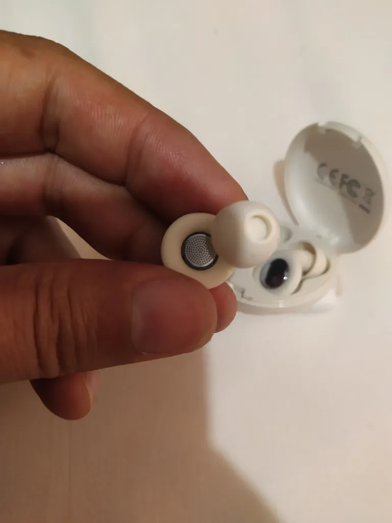 محافظ گوش ایکس او مدل ER01