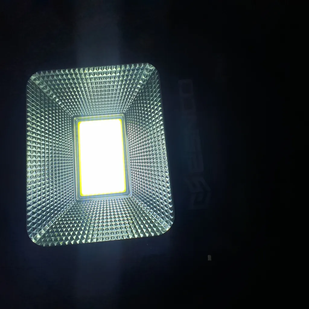 پروژکتور ال ای دی 200 وات اسنکو مدل ES-COB-200